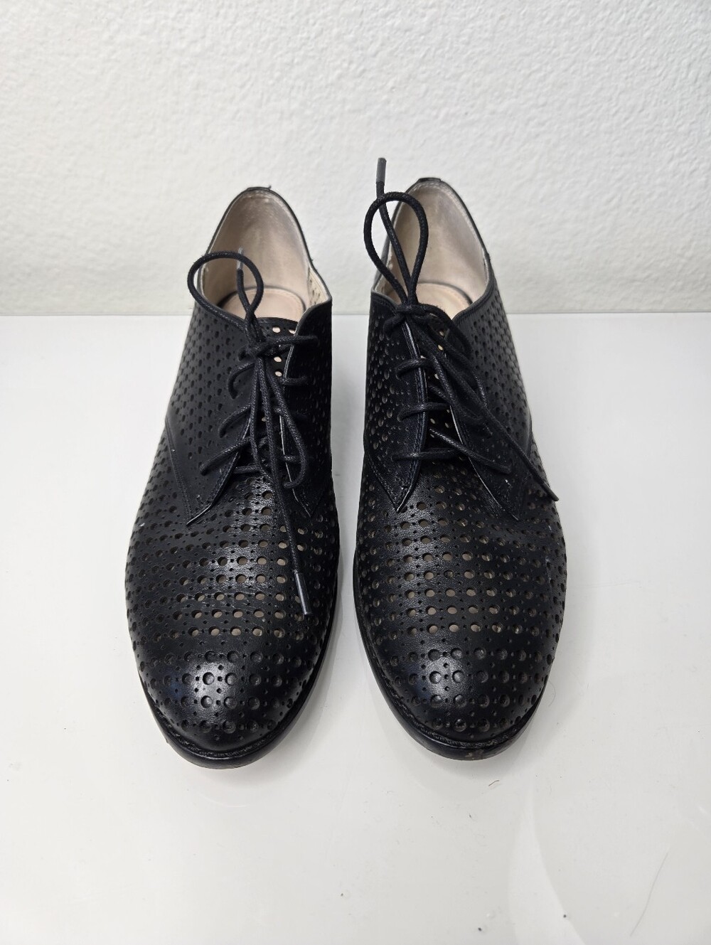 Louis Et Cie Black Perforated Leather Lace-Up Brogues Size 8.5/ 38.5